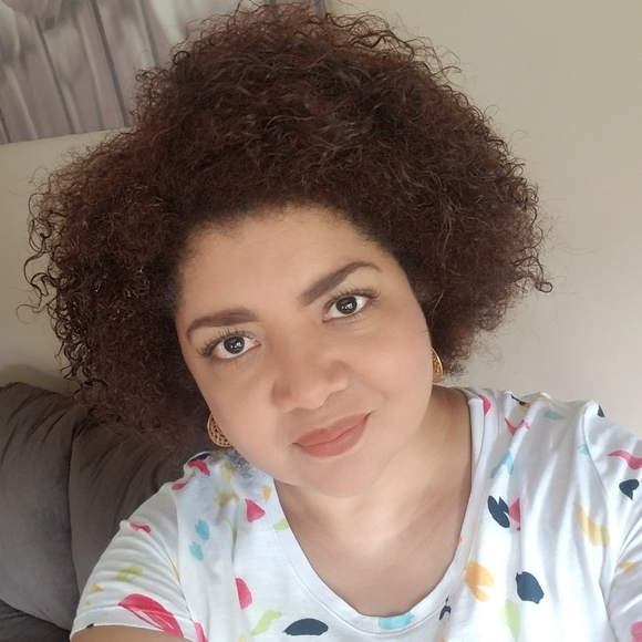 Meet your Posher, Damaris - Picture 1 of 1